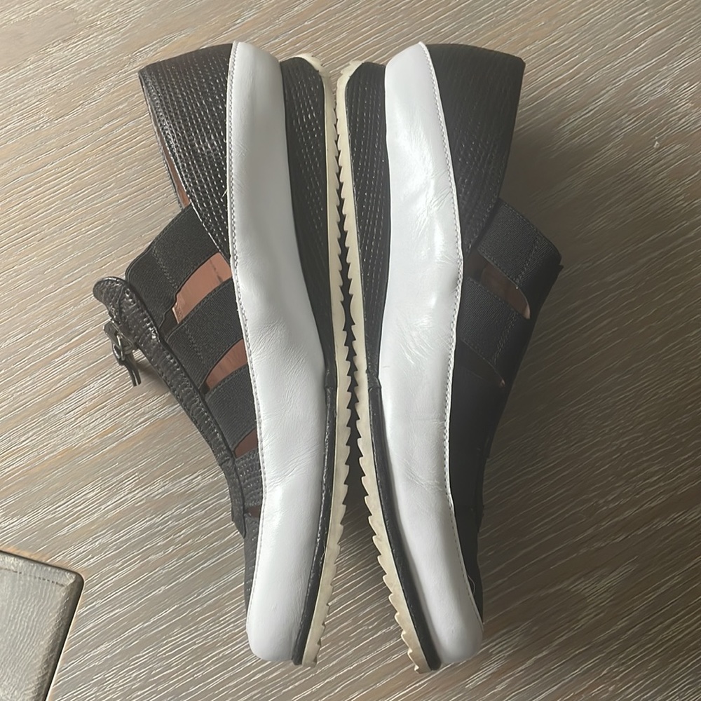 Stuart Weitzman Snickers, Size 9 - image 7